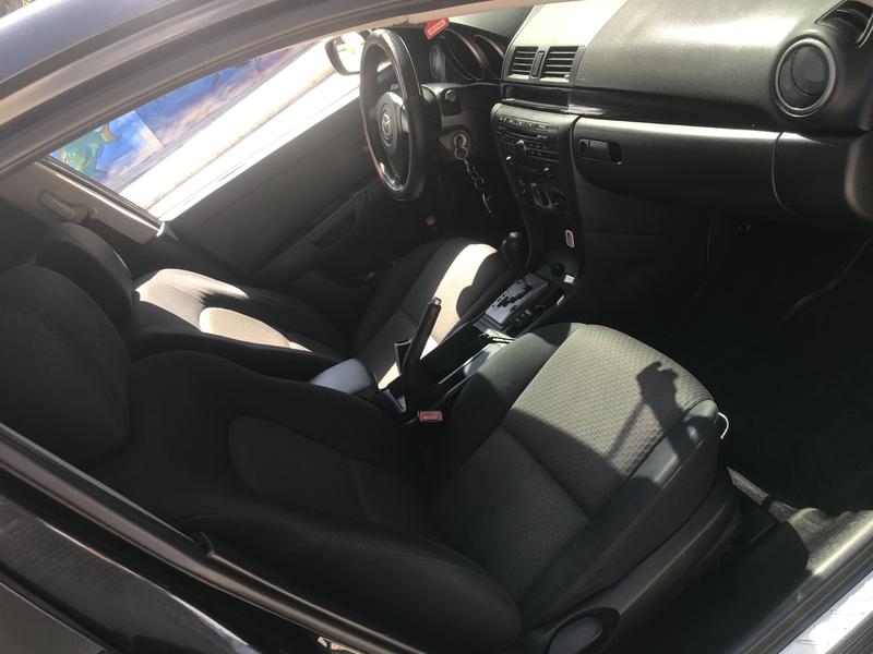Mazda 3 • 2005 • 146,000 km 2