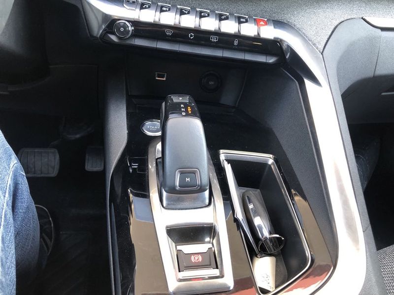 Peugeot 3008 • 2017 • 156,000 km 5