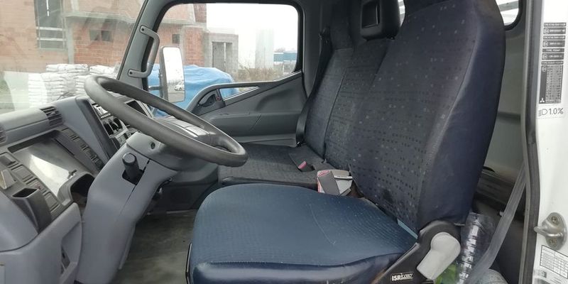 Mitsubishi Fuso canter • 2009 • 120,000 km 2