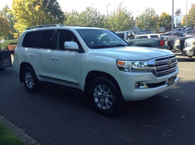 Toyota Land Cruiser • 2016 • 4,380 km 5