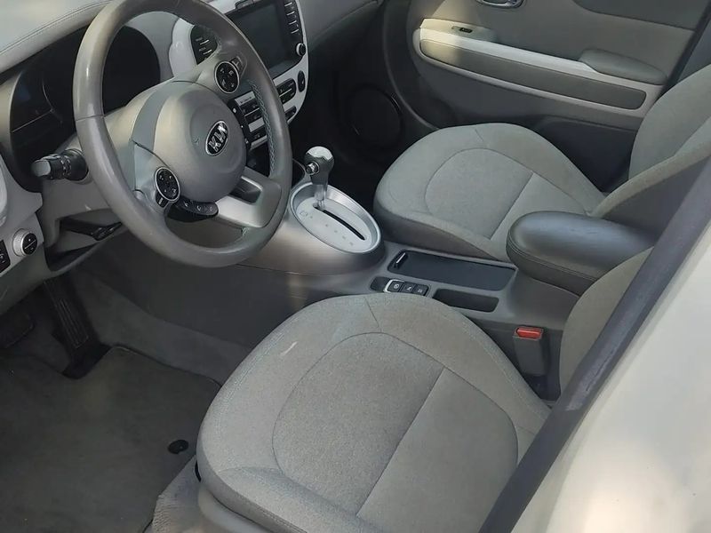 Kia Soul EV • 2015 • 76,500 km 6