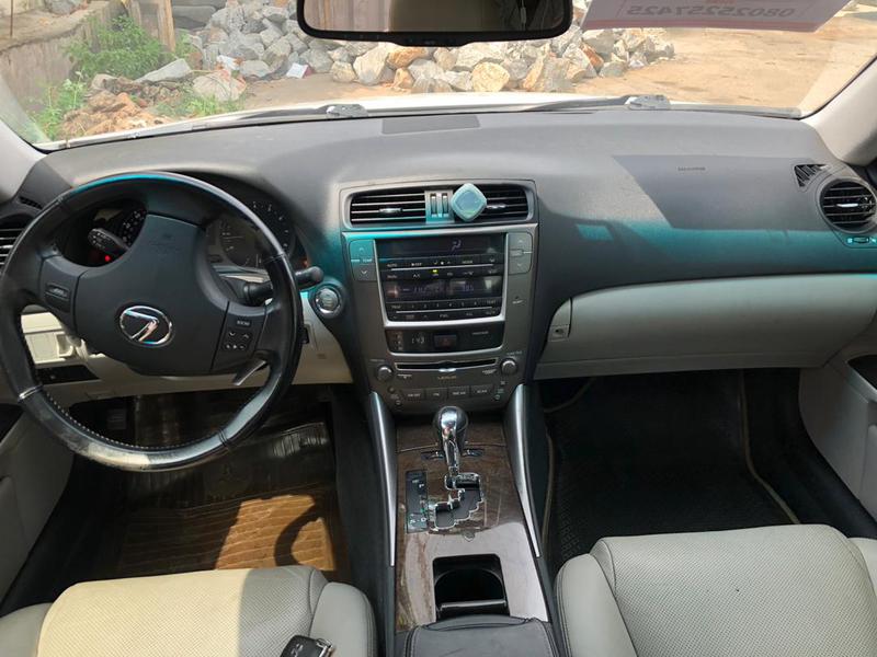 Lexus IS 250 C • 2014 • 13,900 km 2