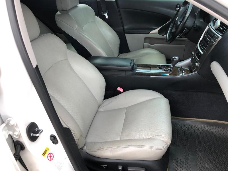 Lexus IS 250 C • 2014 • 13,900 km 5