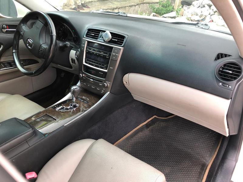 Lexus IS 250 C • 2014 • 13,900 km 4