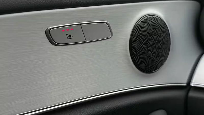 Mercedes-Benz E • 2020 • 115,784 km 6