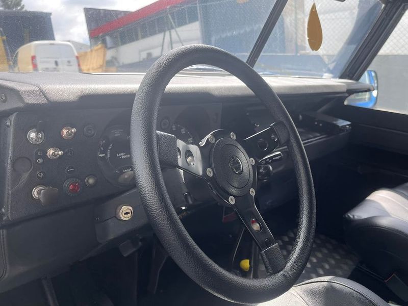 Land Rover Defender • 1998 • 5,900 km 6