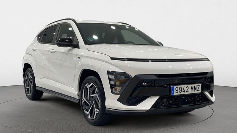 Hyundai Kona • 2024 • 17,405 km 3