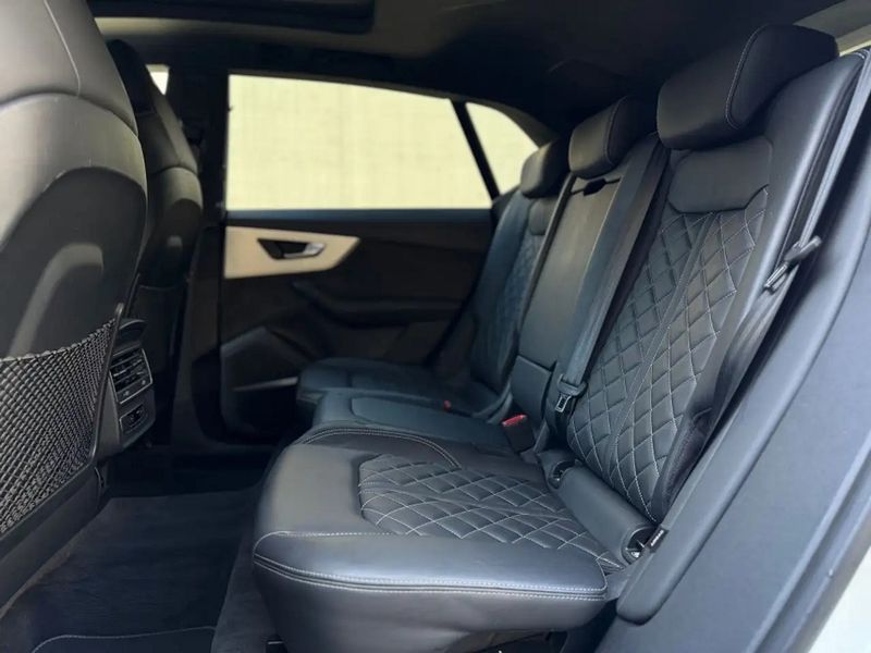 Audi Q8 • 2021 • 81,000 km 6