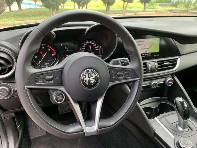Alfa Romeo Giulia • 2016 • 134,000 km 3