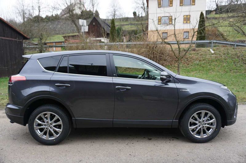 Toyota RAV4 • 2018 • 116,000 km 2