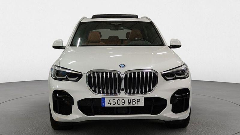 BMW X5 • 2022 • 14,035 km 17