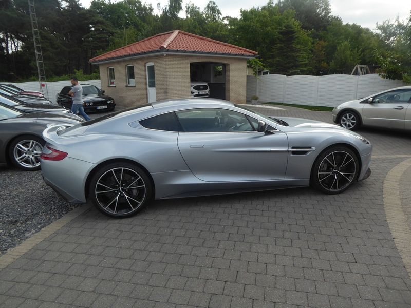 Aston Martin Vanquish • 2013 • 67,000 km 6