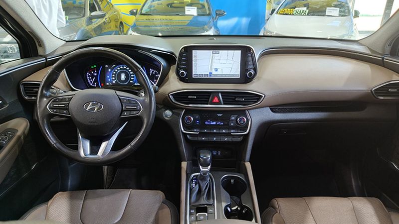 Hyundai Santa Fe • 2019 • 120,746 km 6