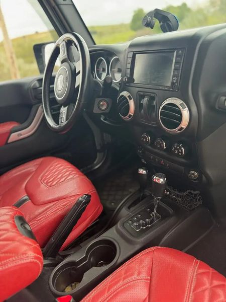 Jeep Wrangler • 2015 • 82,000 km 10