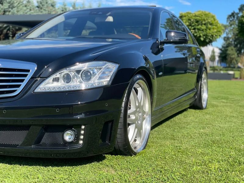 Mercedes-Benz S-Class • 2011 • 149,000 km 9