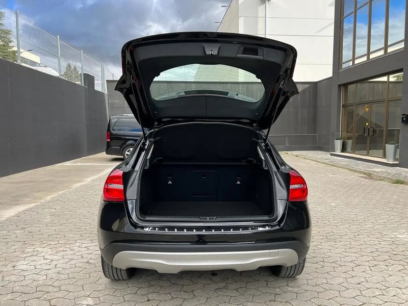 Mercedes-Benz GLA-Class • 2017 • 112,000 km 12