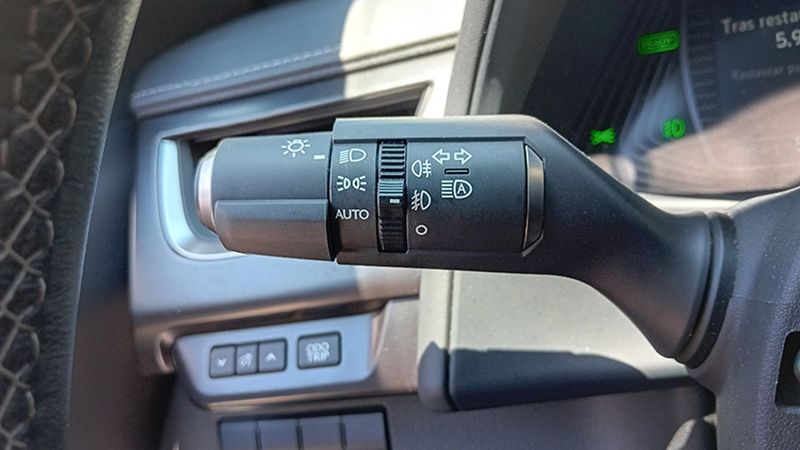 Lexus UX • 2021 • 44,700 km 10