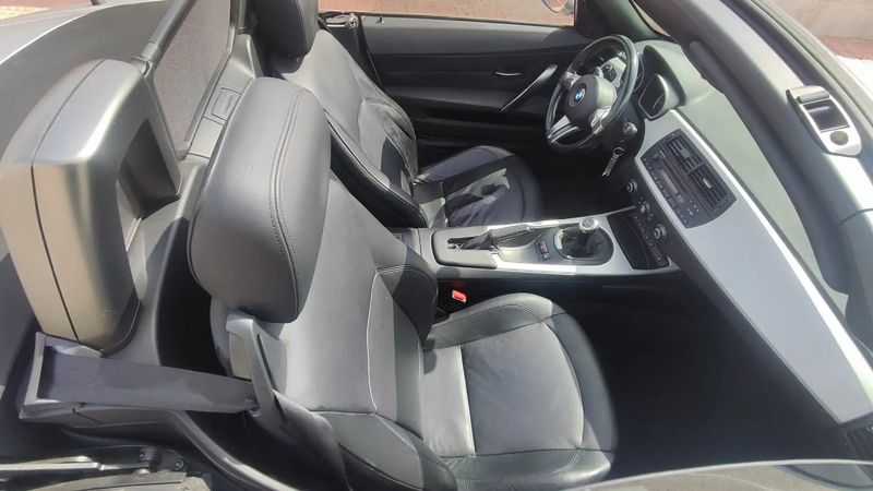 BMW Z4 • 2006 • 145,075 km 9