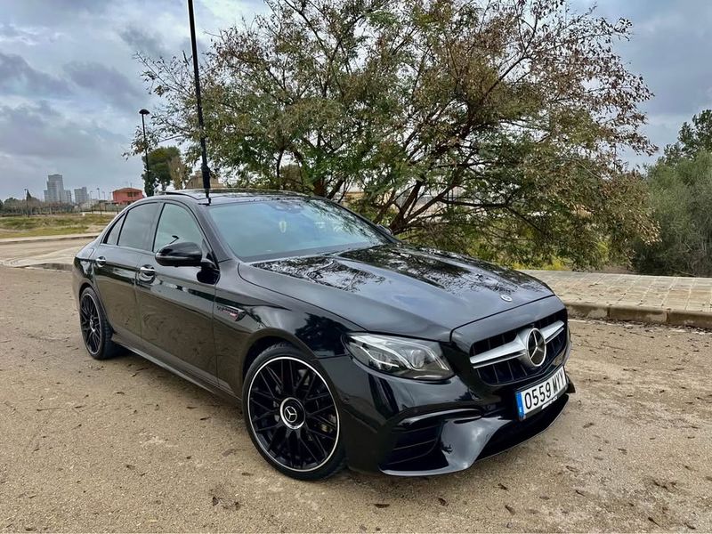 Mercedes-Benz E-Class • 2017 • 112,000 km 1