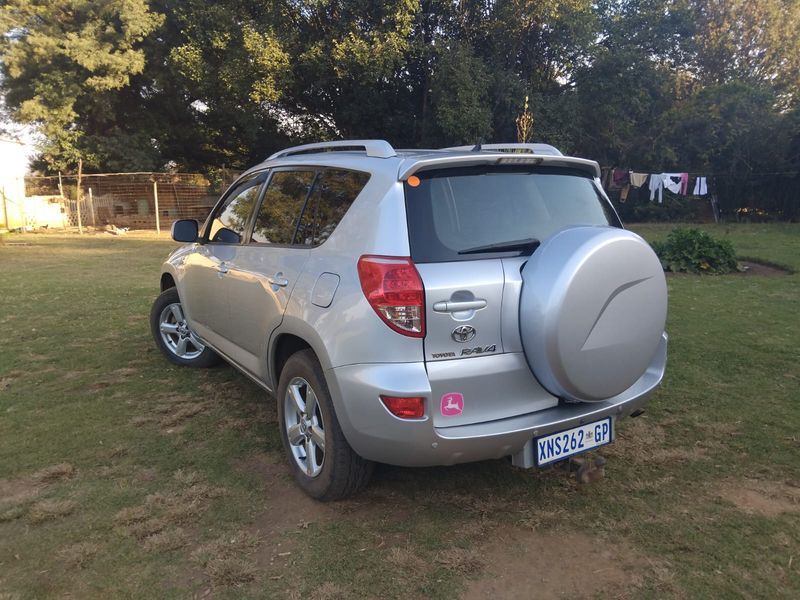 Toyota RAV4 • 2008 • 290,000 km 1