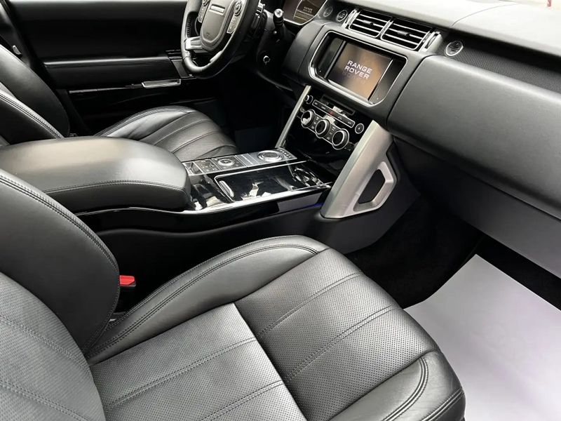 Land Rover Range Rover • 2013 • 156,000 km 10