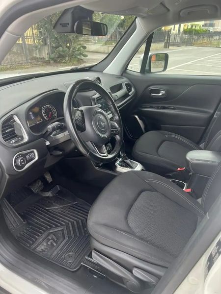 Jeep Renegade • 2018 • 90,000 km 11