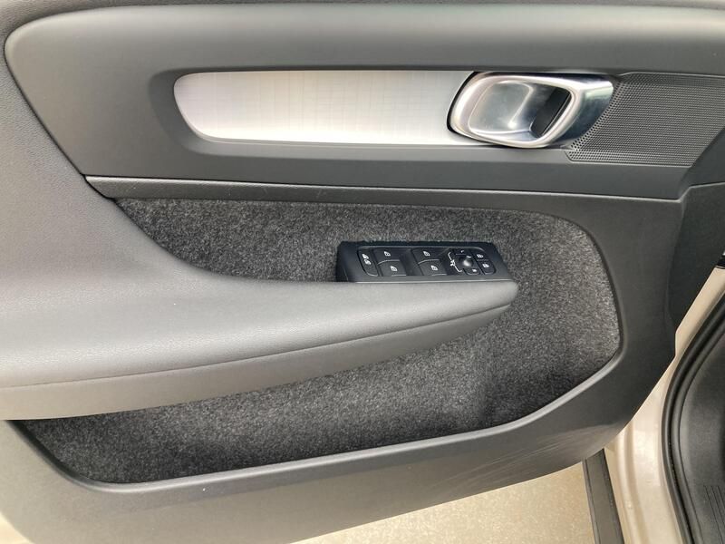 Volvo XC40 • 2024 • 45,624 km 17