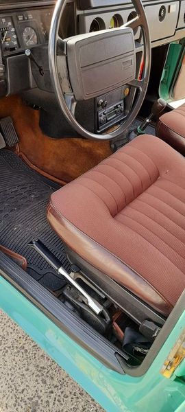 Volvo 240 • 1972 • 130,000 km 4