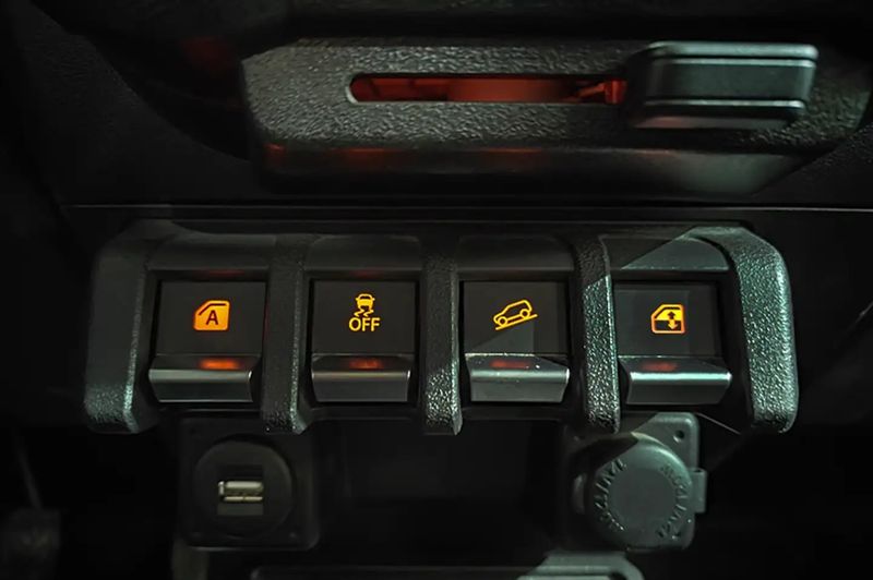 Suzuki Jimny • 2023 • 43,708 km 14