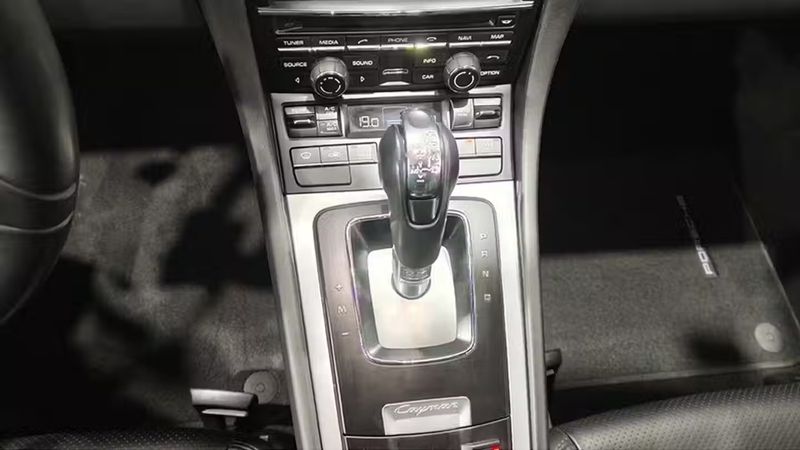 Porsche Cayman • 2015 • 68,000 km 2