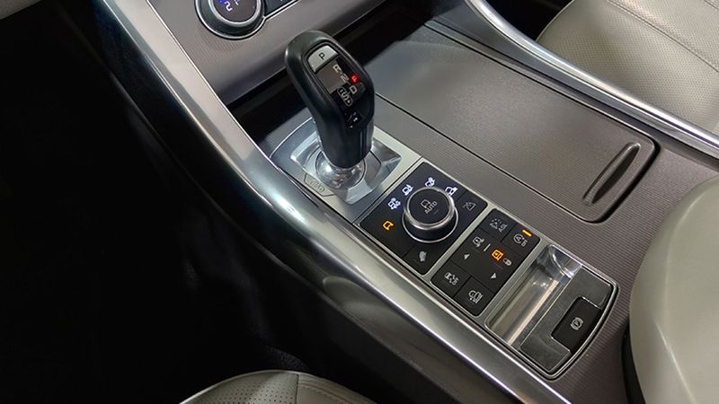 Land Rover Range Rover Sport • 2016 • 102,000 km 26