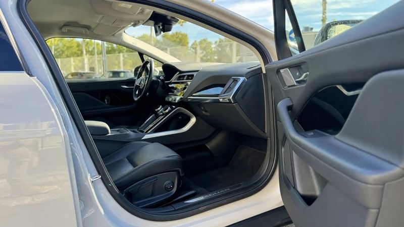 Jaguar I-PACE • 2020 • 79,650 km 13