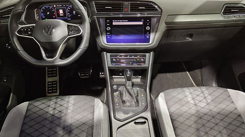 Volkswagen Tiguan • 2024 • 10,200 km 7