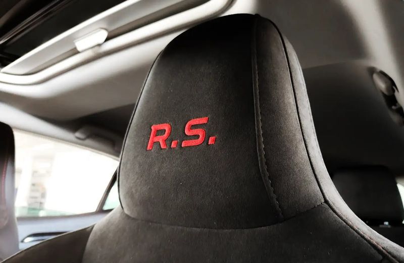 Renault Mégane • 2019 • 14,165 km 8