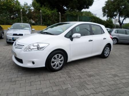 Toyota Auris • 2010 • 190,000 km 3