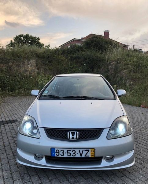 Honda Civic • 2004 • 250,000 km 1