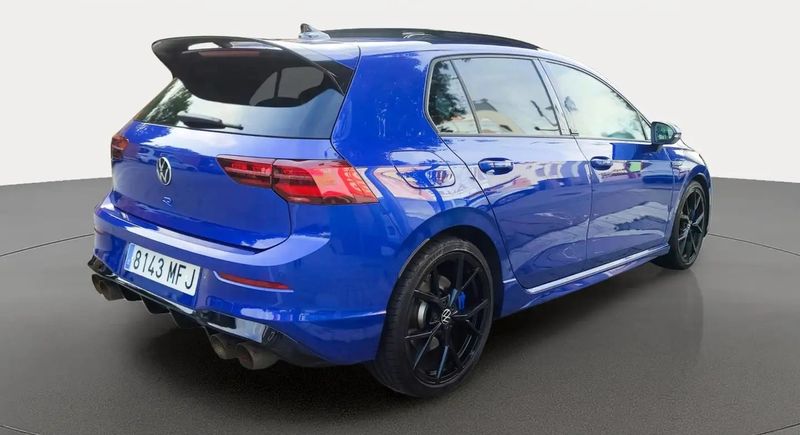 Volkswagen Golf • 2023 • 16,673 km 3