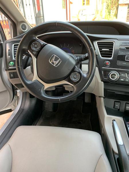 Honda Civic • 2013 • 109,000 km 3