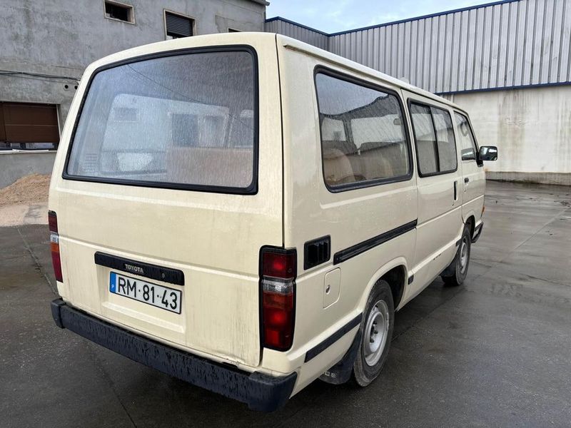 Toyota Hiace • 1984 • 305,000 km 5