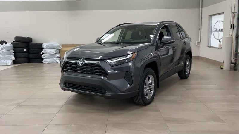 Toyota RAV4 Hybrid • 2022 • 15,201 km 1