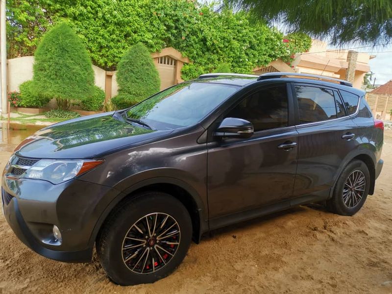 Toyota RAV4 • 2014 • 77,000 km 4