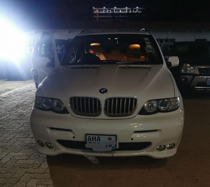 BMW X5 • 2006 • 122,000 km 4