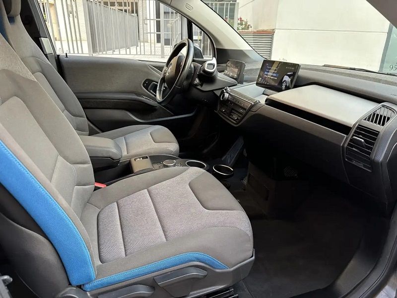 BMW i3 • 2019 • 61,900 km 10