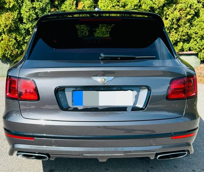 Bentley Bentayga • 2020 • 76,000 km 9