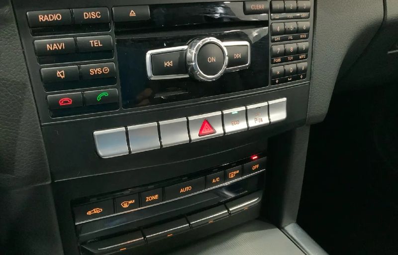 Mercedes-Benz E-Class • 2015 • 100,859 km 11