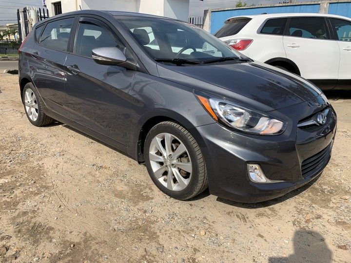 Hyundai Accent • 2016 • 2 km 4