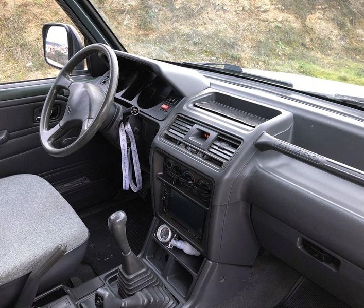 Mitsubishi Pajero • 1991 • 190,000 km 5