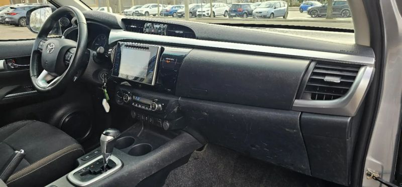 Toyota Hilux • 2020 • 118,000 km 6