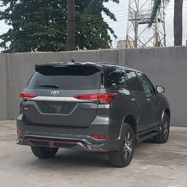 Toyota Fortuner • 2021 • 0 km 3