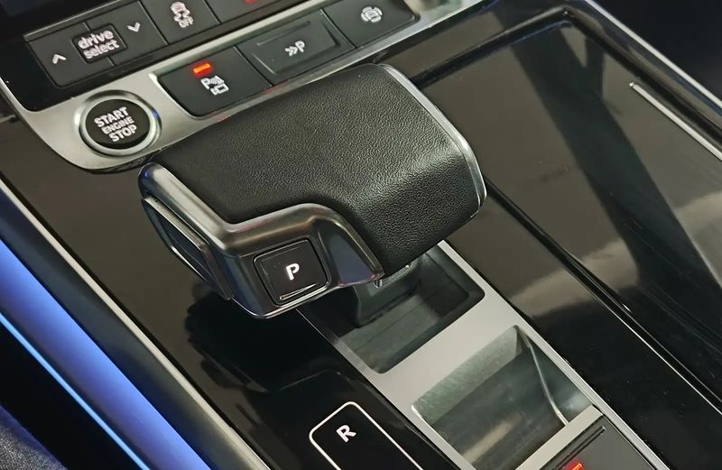 Audi Q7 • 2023 • 40,711 km 5